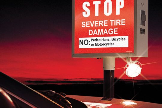 DKS Doorking 1610 Warning Signs Traffic Signal - Access Control Solutions